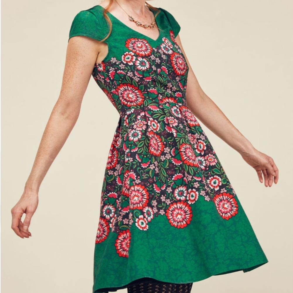 ModCloth floral cap sleeve midi lined dress Xs